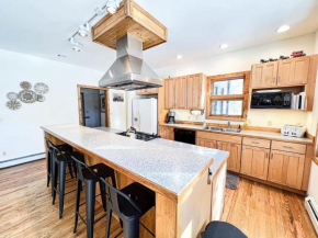 New Listing 3bd Leadville Home w Sauna